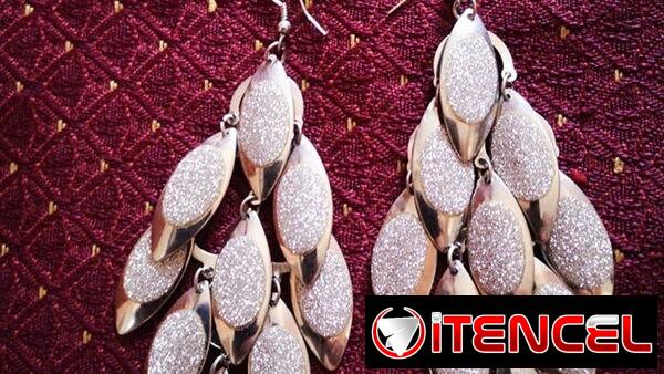 aretes colgantes plateados