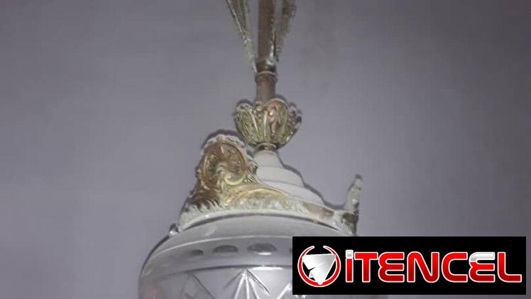 Lámpara de Techo Antigua de Bronce en 100 USD