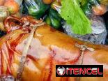 ¿Ya recibiste en casa un sabroso cerdo asado con gorrito?