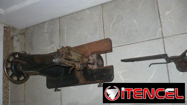 Máquina coser Singer antigua sin la base ni el mueble