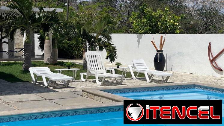 Se renta casa de 5 habitaciones climatizadas,con baño en cada habitación a 500 metros de la playa de Boca Ciega.53880216
