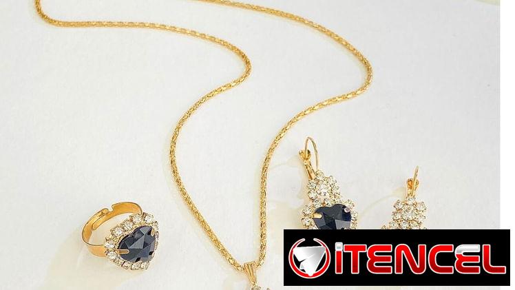 Conjunto de Pendientes, Collar y Anillo con Colgante de Corazón, Joyería Ligera para Mujeres