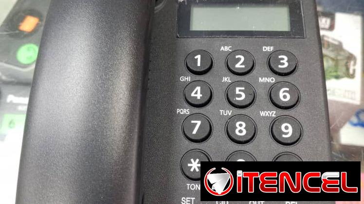 Teléfono fijo con identificador de llamadas, altavoz y otras prestaciones.