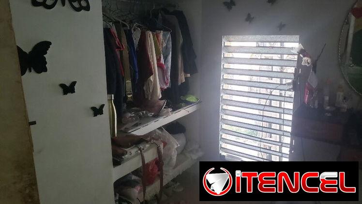 Se vende casa a una cuadra de la calzada de 10 de octubre