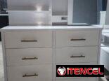 Cómodas con espejos Color blanco y negro