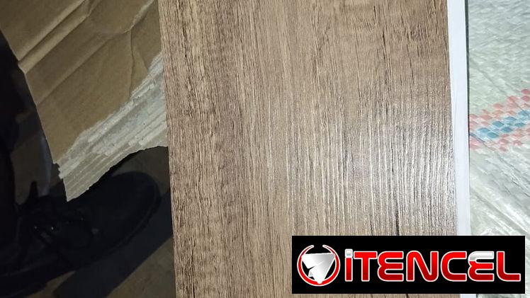 Piso adhesivo estilo madera (linóleo) 5m²
