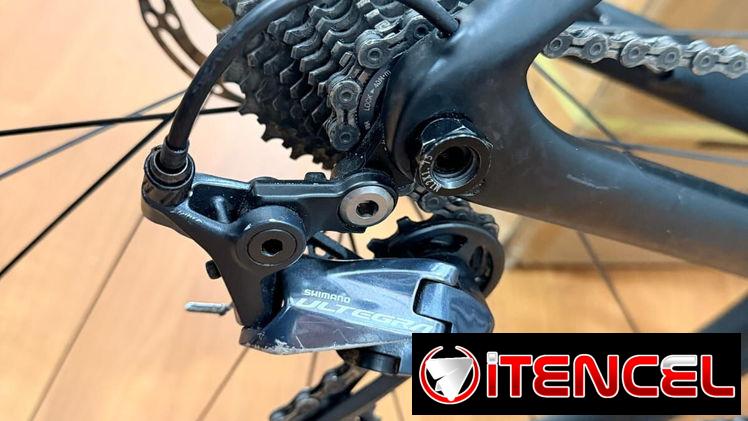 Bici de carbono con aluminio 622 giant