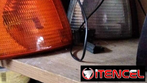 Vendo defensas de Audi 90, las 4 puertas y varios faroles traseros en perfecto estado todo