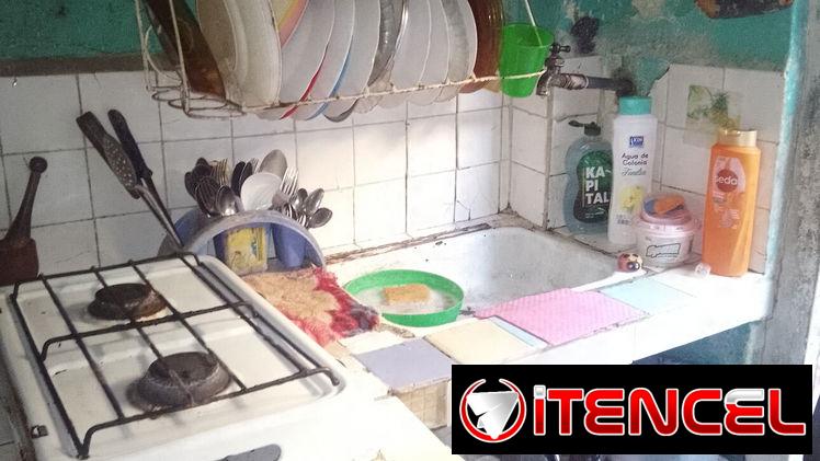 Vendo Apartamento en Lawton. Interior. Primer piso. Se vende con refrigerador, multi mueble con tv de 42 pulgadas SMT y