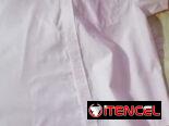 Camisa Blanca de uniforme de niño de primaria.