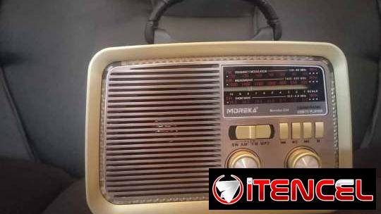 Radio FM Y AM. CON OTRAS FUNCIONES COMO LINTERNA ETC.