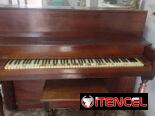 Piano clasico 8 8va 100 usd    cama personal con colchón 60 usd o al cambio del toque  en cup