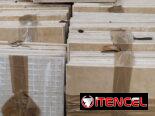 Lozas antirresvalantes para exteriores,miden 31×31 cada loza y traen 10ud a 15usd, tengo 25 metros