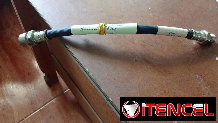 Se venden mangueras de freno delanteras y traseras de lada.