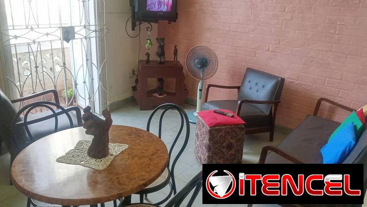 🏠 Apartamento de Renta Lineal En Habana Vieja. 💵 Precio: 400 usd por mes con 2 habitaciones