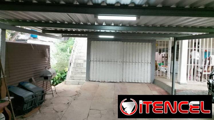 Fontanar: CASA grande para Almacen / oficina de negocios, ojo no es para vivienda