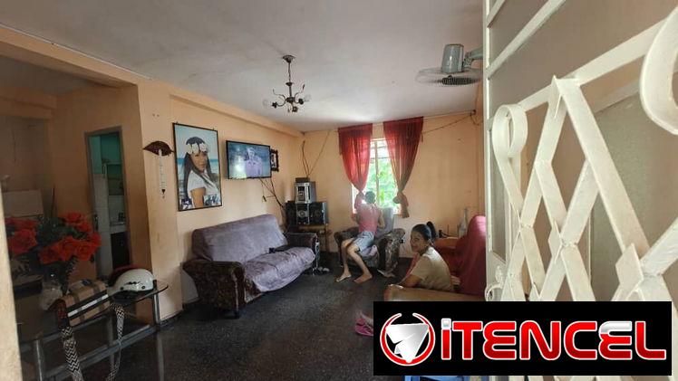 Vendo casa con todo en playa puente 5 9097239  Papeles en regla Precio 15mil  Cocina camas split televisor muebles refri