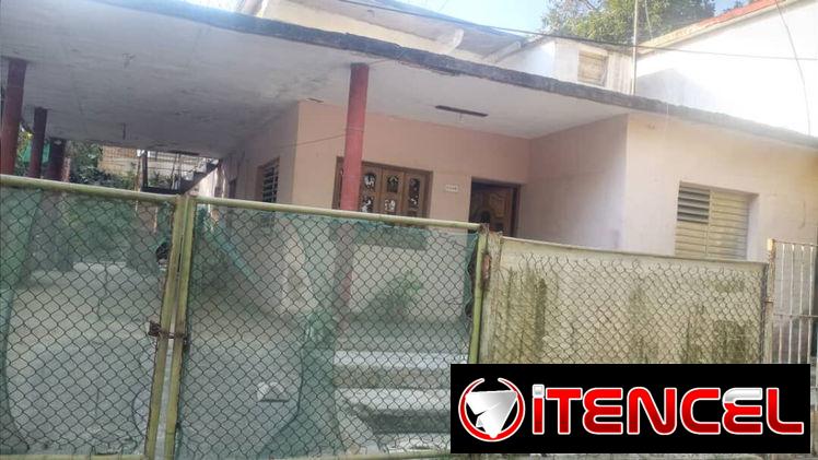 Casa independiente en venta en Santa fe  playa, reparto el Roble