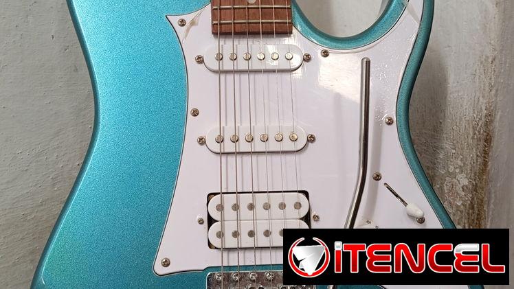 Guitarra Eléctrica Ibanez GIO GRG40 Metallic Light Blue (LIKE NEW)