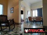 Ref # 33.Espectacular propiedad en el Vedado en la zona de las letras con 4 cuartos y medio y garaje!!!!
