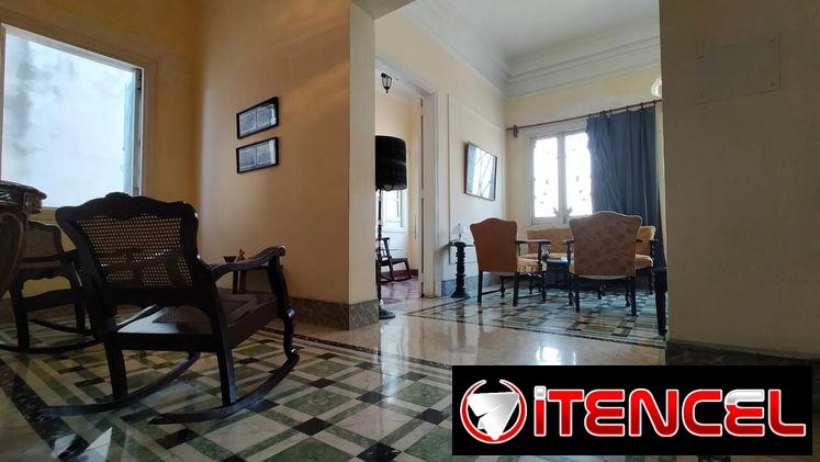 Ref # 33.Espectacular propiedad en el Vedado en la zona de las letras con 4 cuartos y medio y garaje!!!!