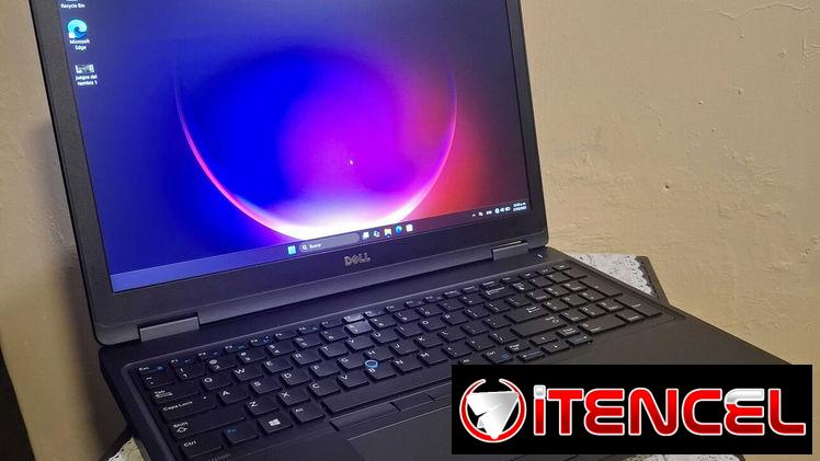 Dell Precision 3520 i7 7maHQ 16 RAM SSD 512