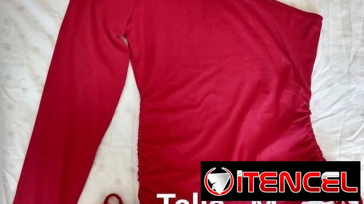 Ropa de mujer y tenis de hombre