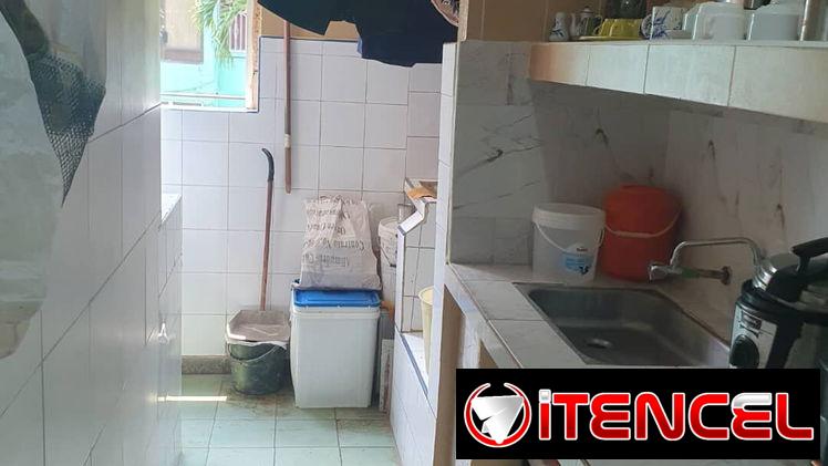 Ref # 29.En venta apto de tres cuartos en primer piso con teléfono!!