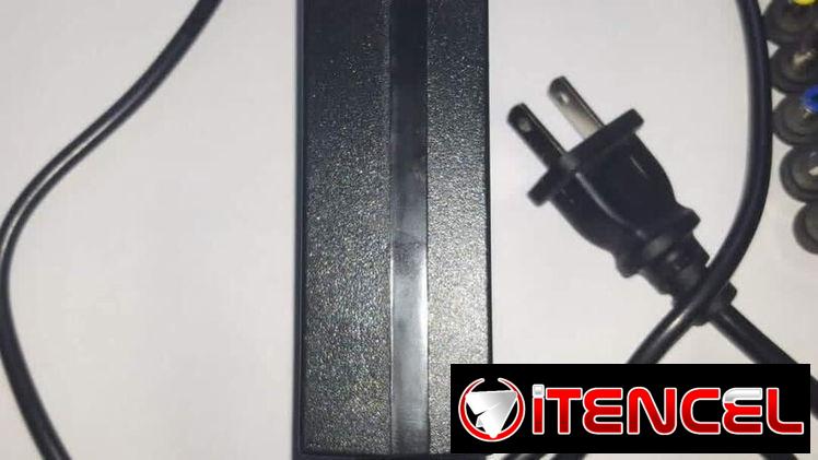 Cargador universal nuevo para laptop !
