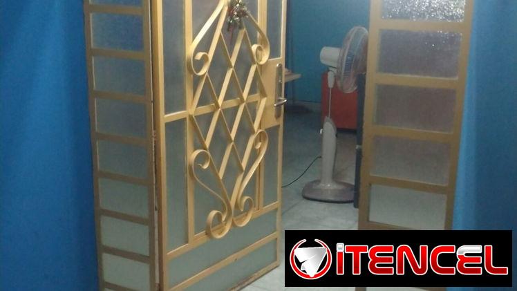 NUEVA CASA PUESTA EN VENTA EN CENTRO HAVANA Y SE DEJA CON TODO