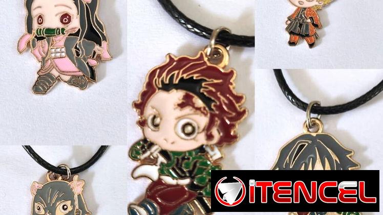 Collares animes y de videojuegos en La Habana Vieja