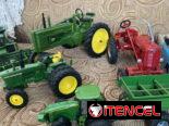 Tractores y carros de colección