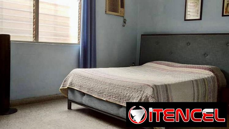APT 3 CUARTOS EN EL VEDADO (PLANTA BAJA Y GARAJE) – CALZADA Y 12 !!!