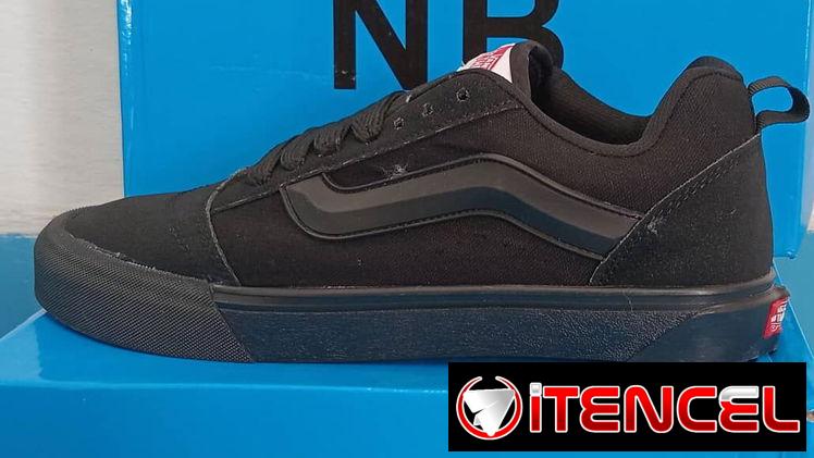 Vans negros