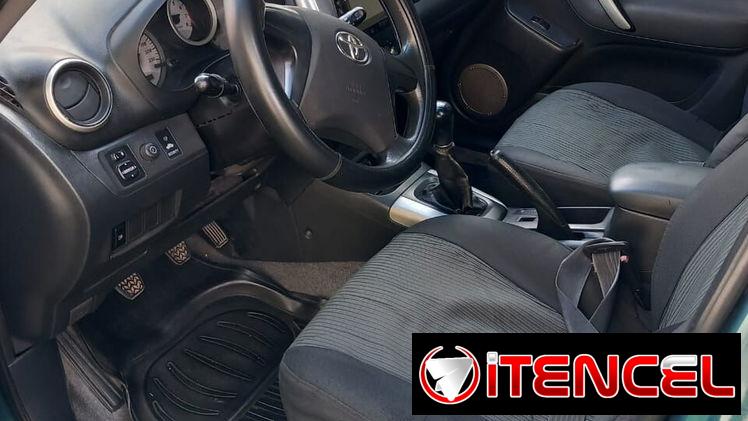 Toyota RAV4 del año 2004