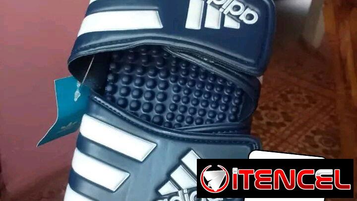 Venta de chancletas Adidas de pincho