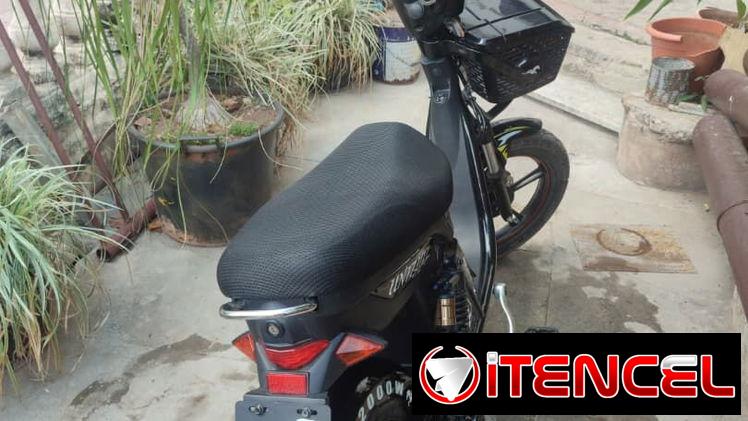 Se vende bicimoto Unizuki impecable casi nueva de solo 5 meses de uso, tiene batería de lipo 4(no explotan y larga vida