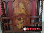 Cama personal antigua de niño
