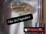 Fregaderos , pilas mezcladoras,  duchas de 3 tiros , juegos de herramientas,  ventanas, entre otros .