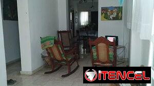 2 Aptos. en 1, con 6/4, garaje y 245m², en Querejeta, Playa (P-61)