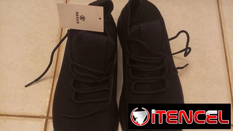 Tenis negros nuevos de engomados. Acepto mn y transferencia