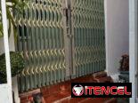 Venta de casa en el Vedado. Cercana a 23, con un precio de 60 000 euros o su equivalente en USD.