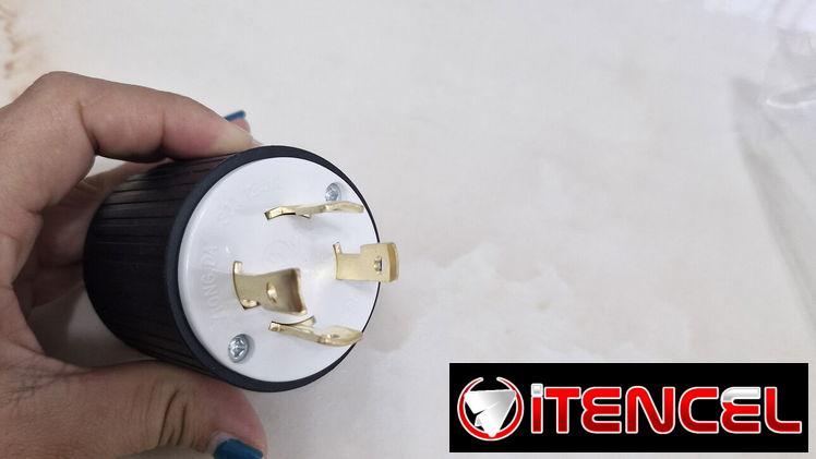 Conectores para plantas/ generadores de 4 espigas 220V