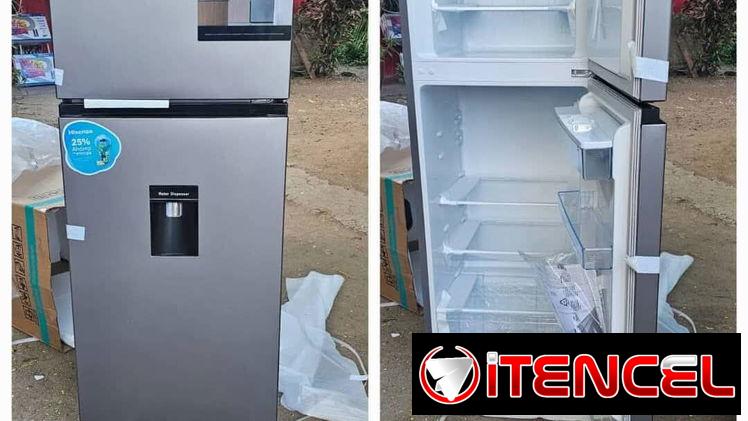 REFRIGERADOR HISENSE 7.3 PIES ,CON DISPENSADOR DE AGUA