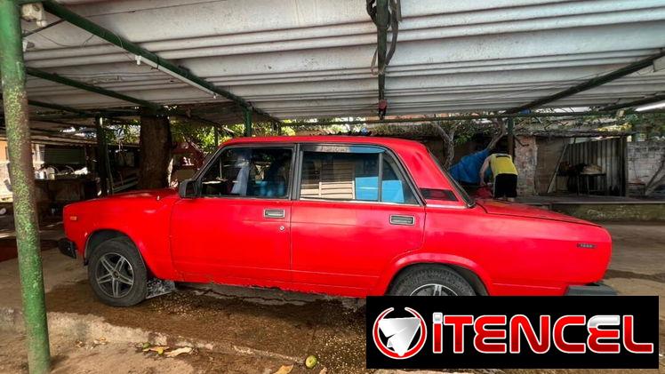 LADA 2105 CADENA PLASTICA