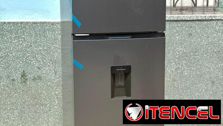 Refrigerador Premium de 14.8 pies con dispensador color gris CONGELACIÓN SECA