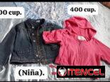 Ropa y zapatos de niña.