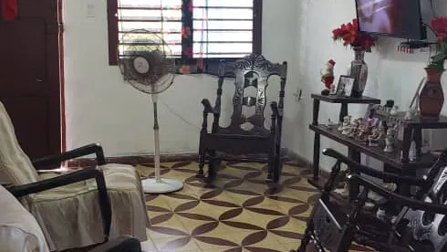 $25 000 usd ( ajuste con dinero en mano ).  En venta casa independiente de 2 plantas en Cojimar, Habana del Este, a cuad