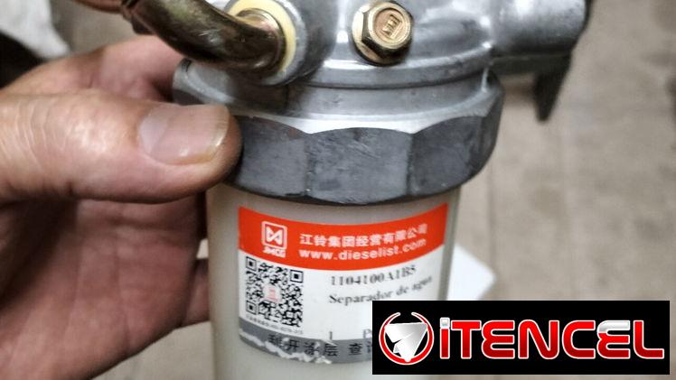 Decantador de agua de linea de combustible