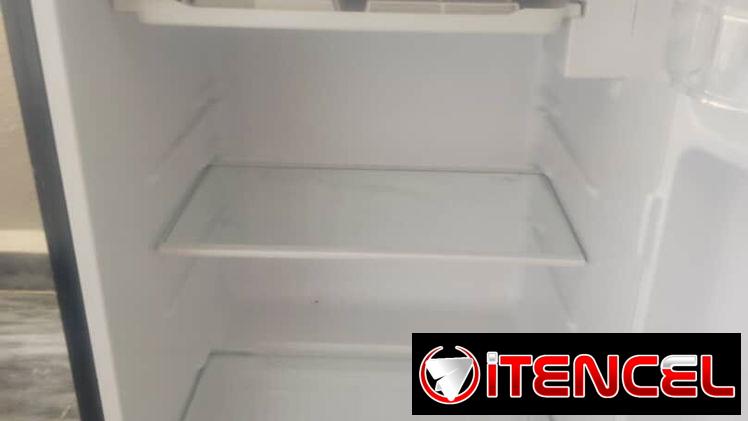 Minibar ( modelo grande ) Frigidaire Como Nueva – ¡Excelente Enfriamiento y Estado!